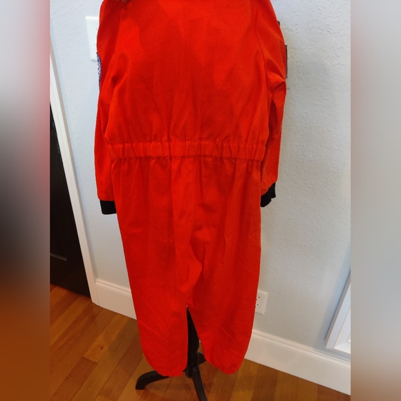 NASA Astronaut with Helmet Playset - Picture 10 of 10